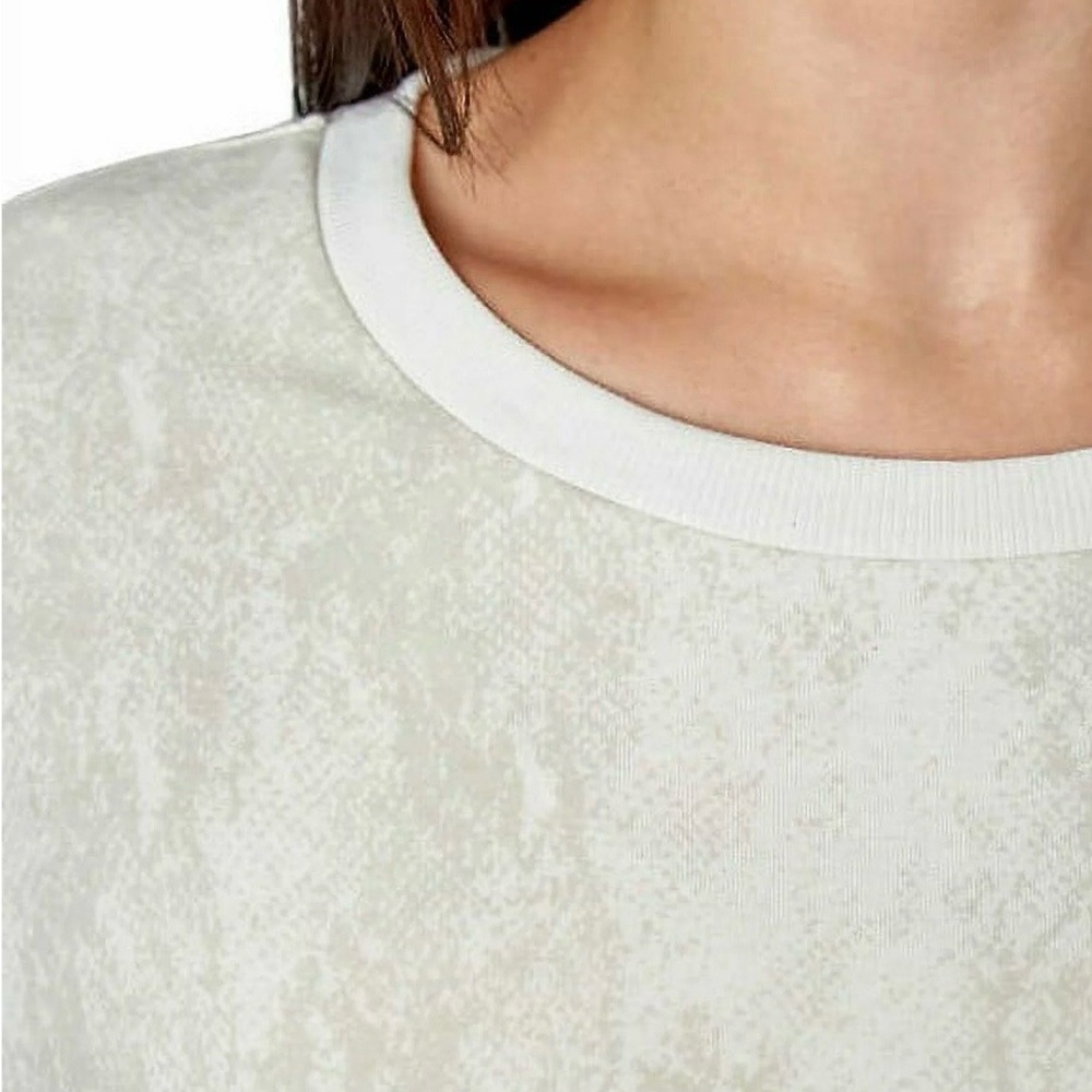 Mondetta Ladies Lightweight Printed Top Oyster Mushroom in XS - Picture 2 of 14
